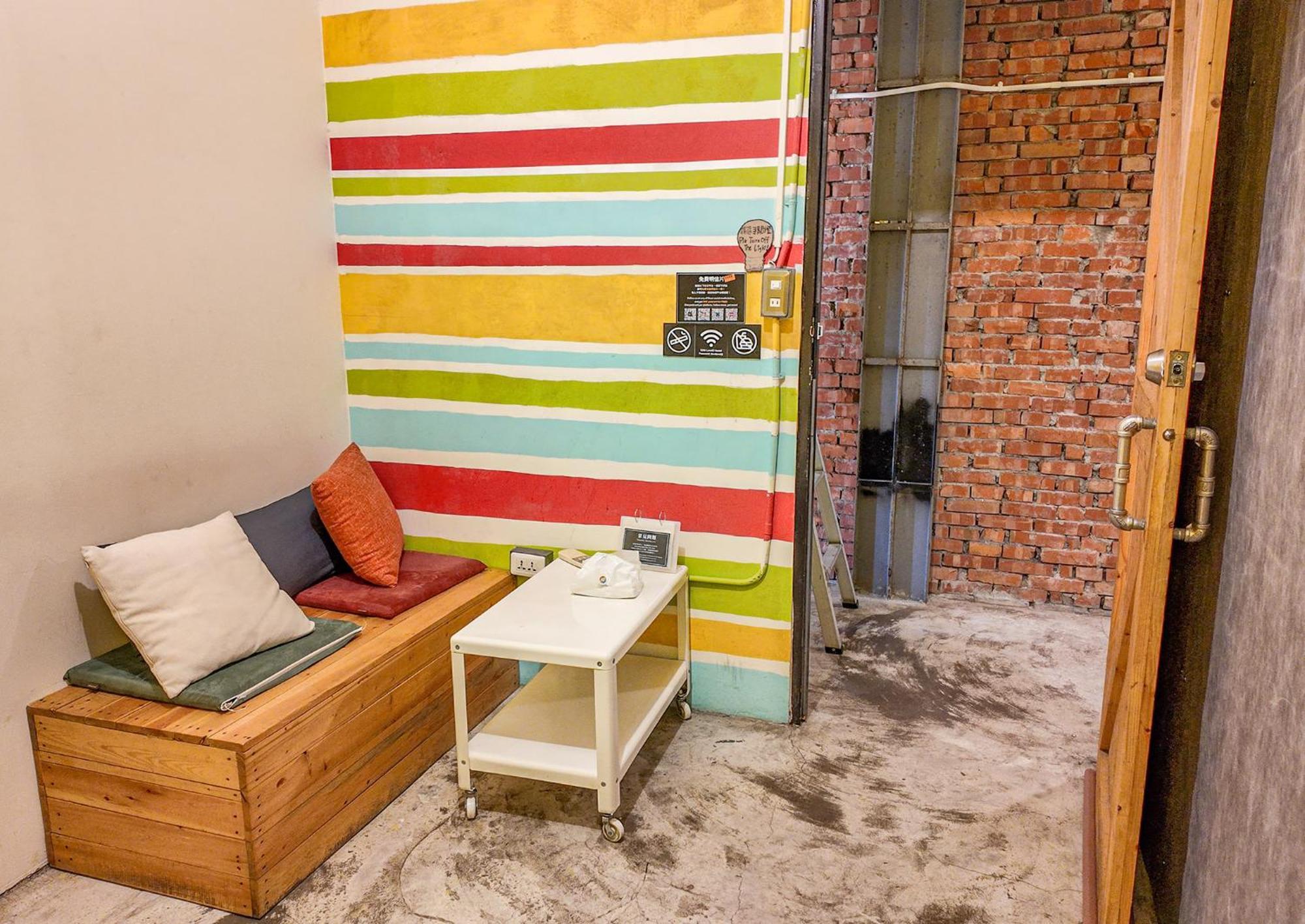 62巷背包客棧 Lane62 Hostel Longjing Ngoại thất bức ảnh